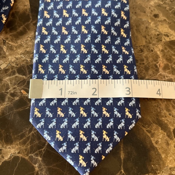 Astor & Black 100 % Silk Tie Navy Dog Motif Preppy Sporting Hunting Novelty - Picture 10 of 10